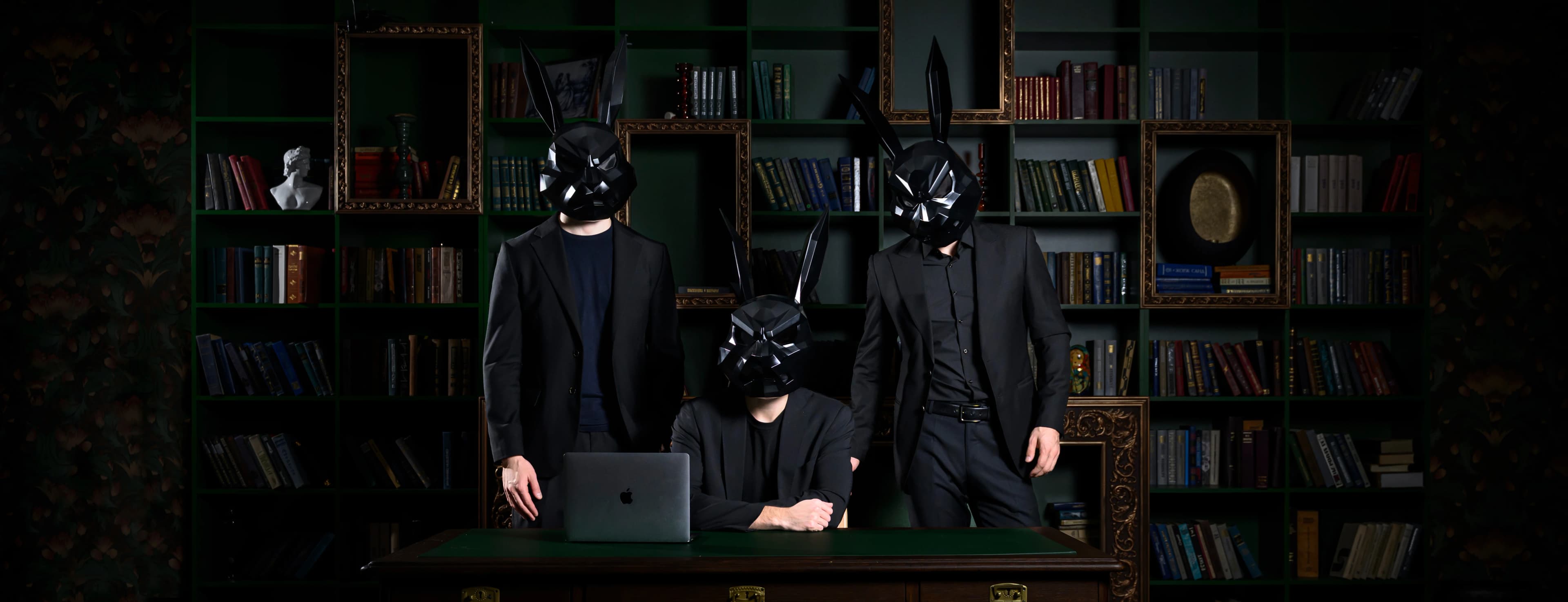 We decided to create the project «ELPY» because there is no quality service in the field of Lineage 2. In simple words, we are tired of looking at the functionality and service of the adjacent projects, the development of which has stopped more than 15 years ago, on how due to them the game stagnates and dies, which we love and which we have dedicated tens of thousands of hours to.